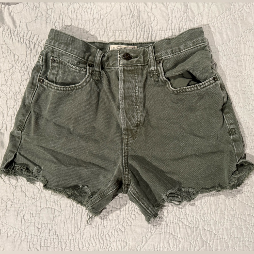 We The Free green shorts size 26